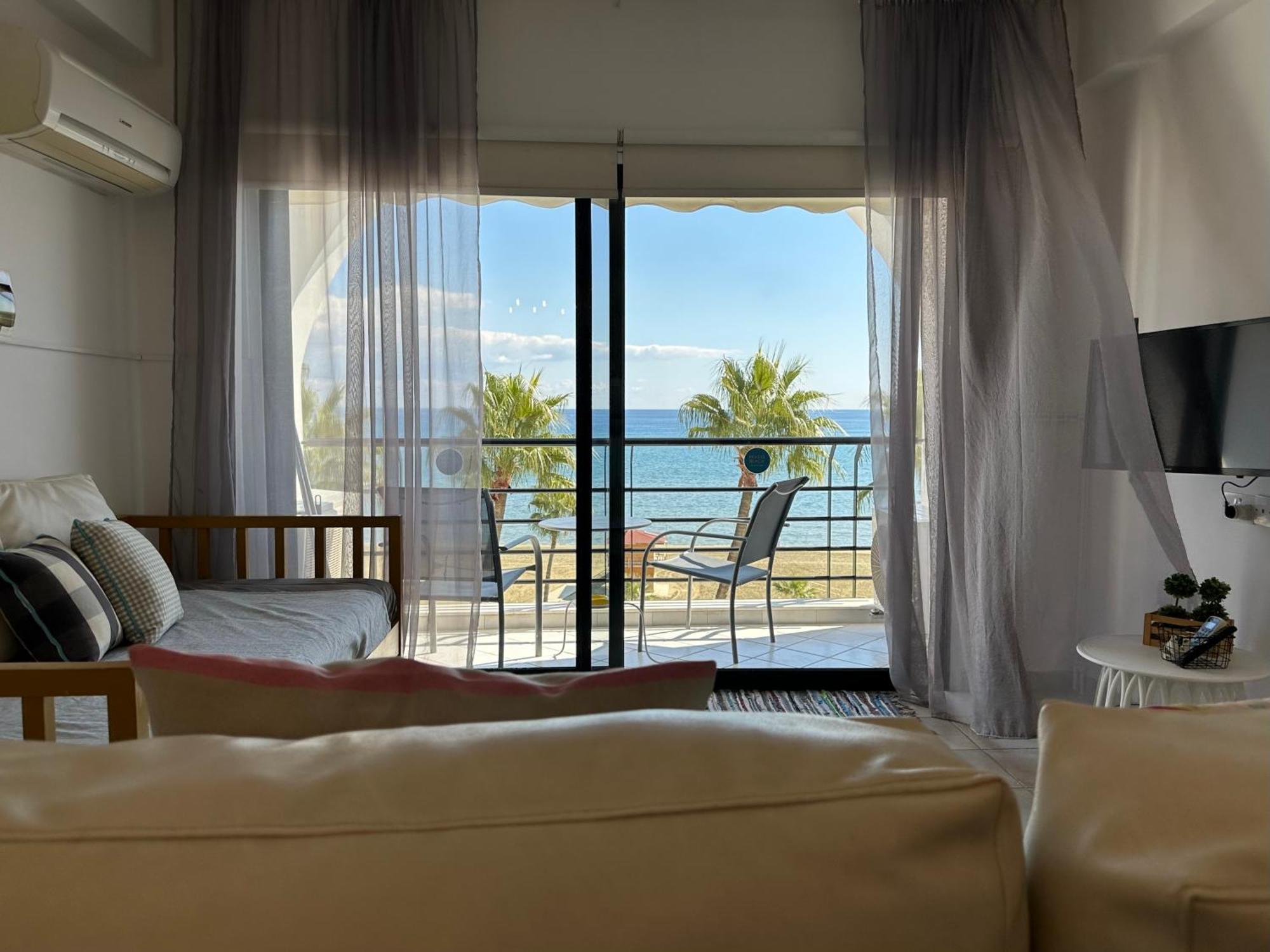 Krasas Beach Larnaca Buitenkant foto