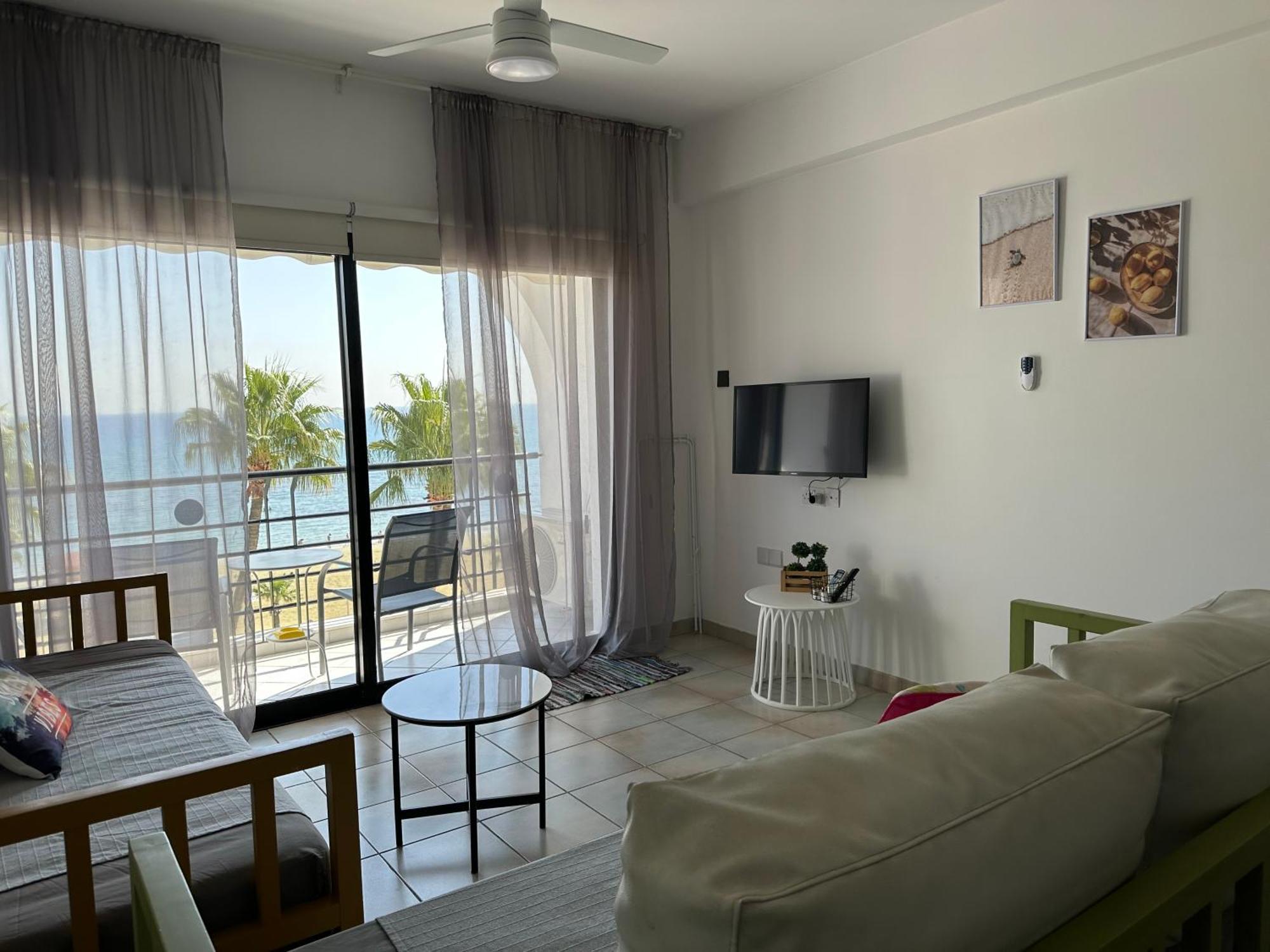 Krasas Beach Larnaca Buitenkant foto